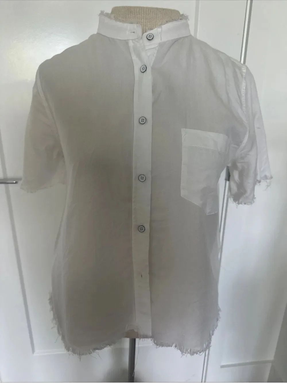 The Blue Shirt Shop Button Down Crop Blouse White Distressed Womens SZ S